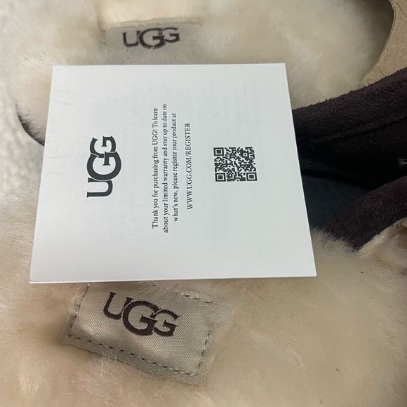 UGG Scuff Logo Men Slippers - Picture 14 of 15